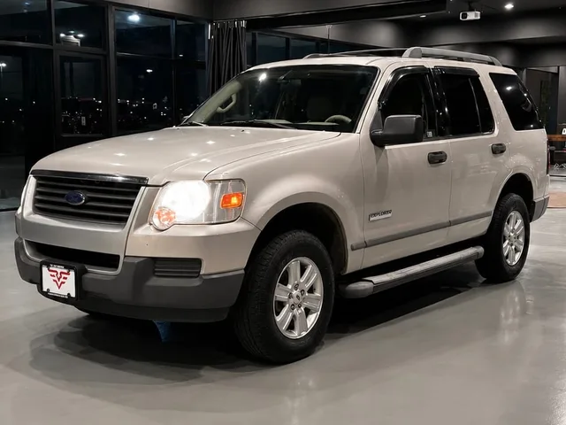 2006 Ford Explorer, photo 2
