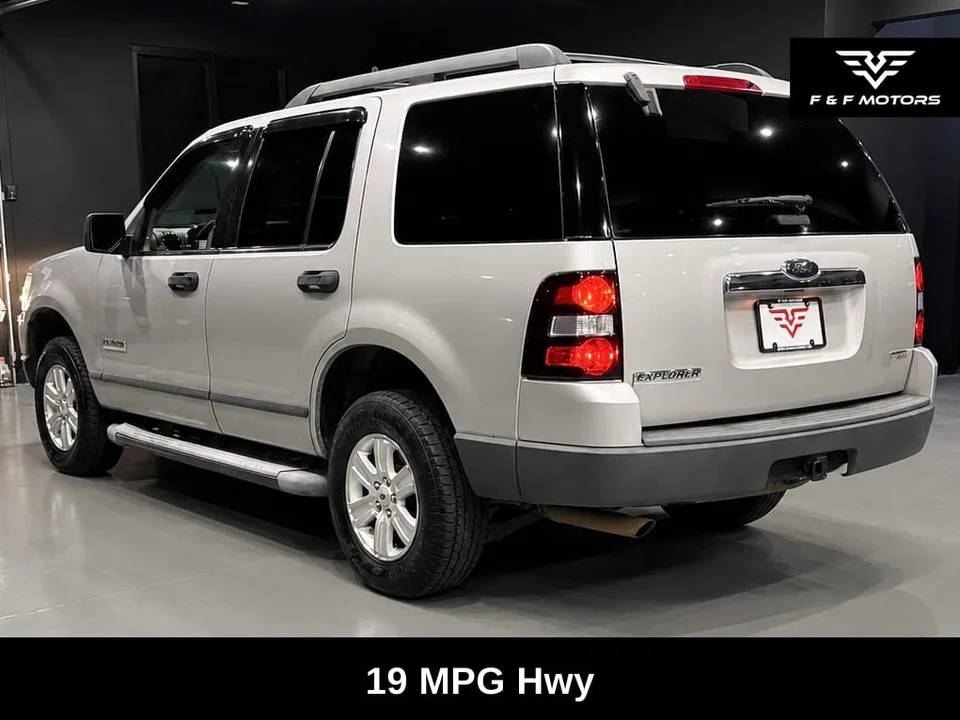2006 Ford Explorer XLS photo 3