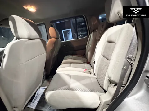 2006 Ford Explorer XLS — Interior