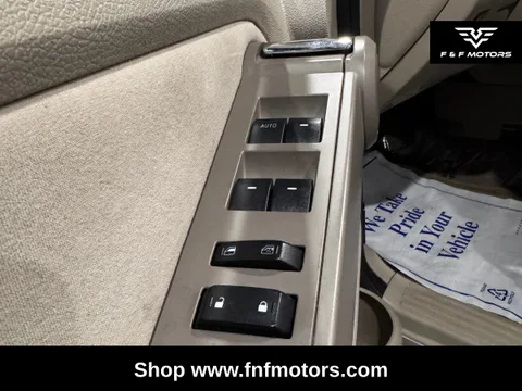 2006 Ford Explorer XLS — Interior
