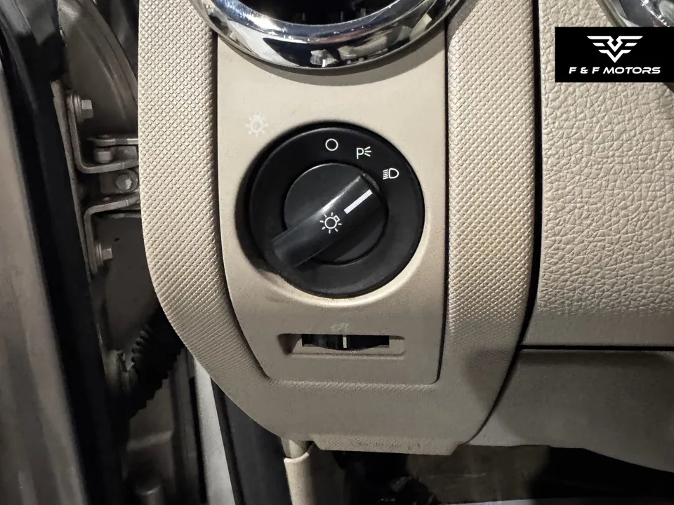 2006 Ford Explorer XLS — Interior