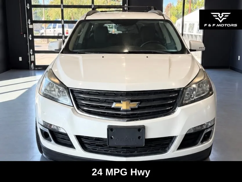 2013 Chevrolet Traverse 1LT photo 5