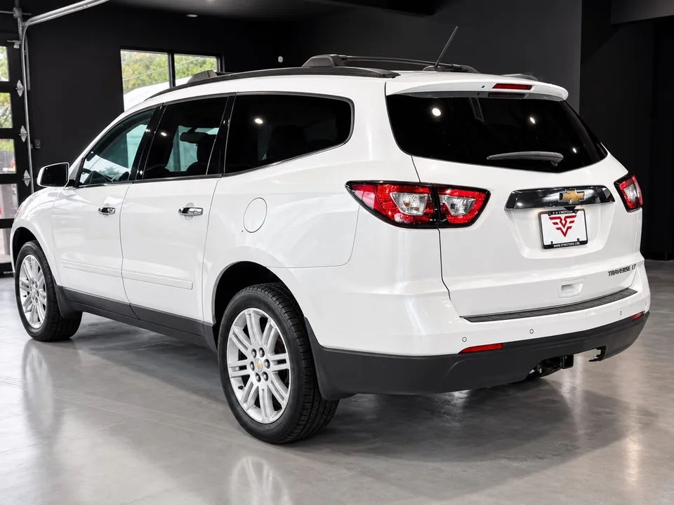 2013 Chevrolet Traverse 1LT — Exterior · Photo 4