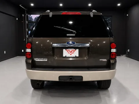 2006 Ford Explorer Eddie Bauer photo 4