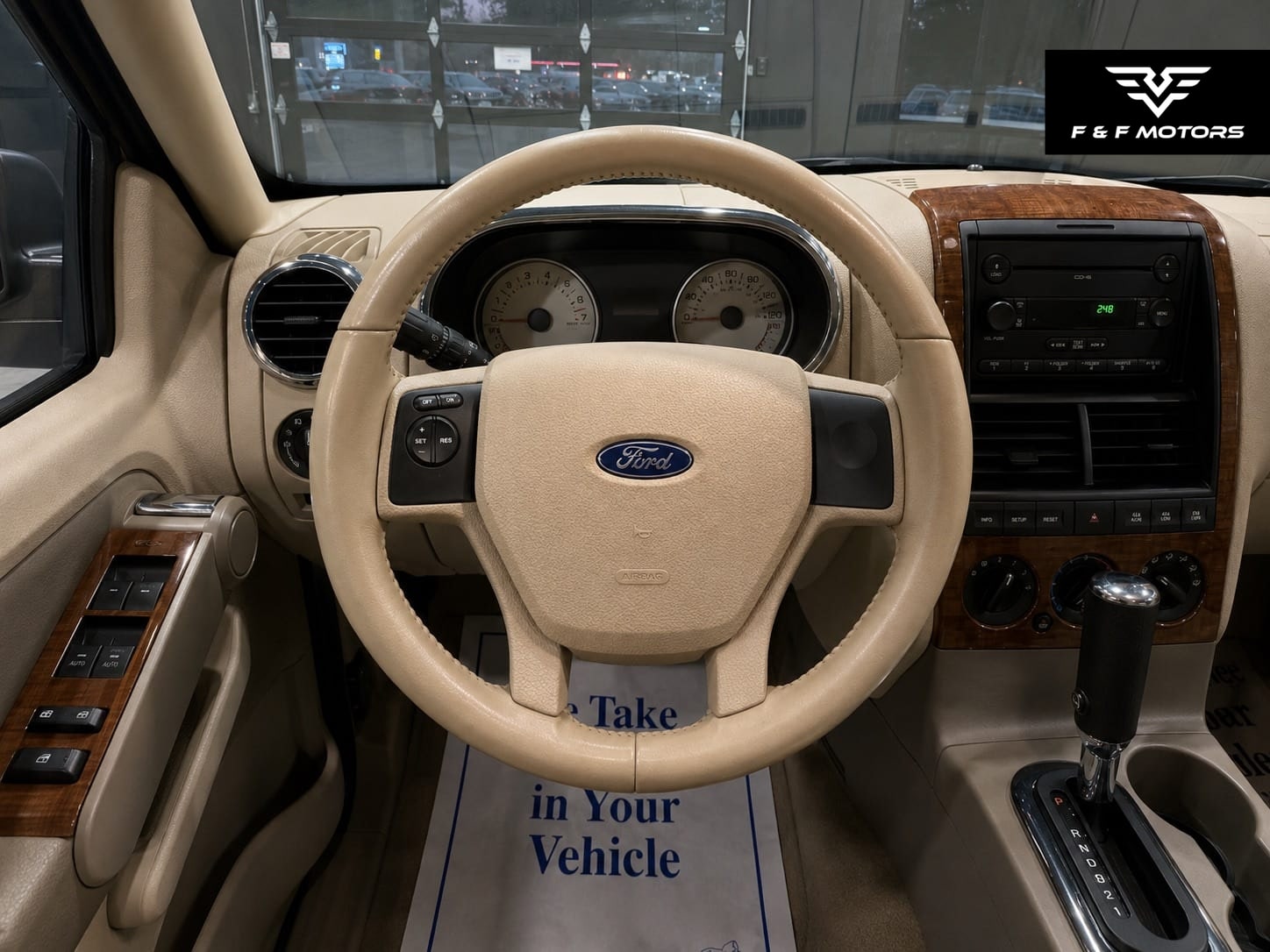 2006 Ford Explorer Eddie Bauer — Interior