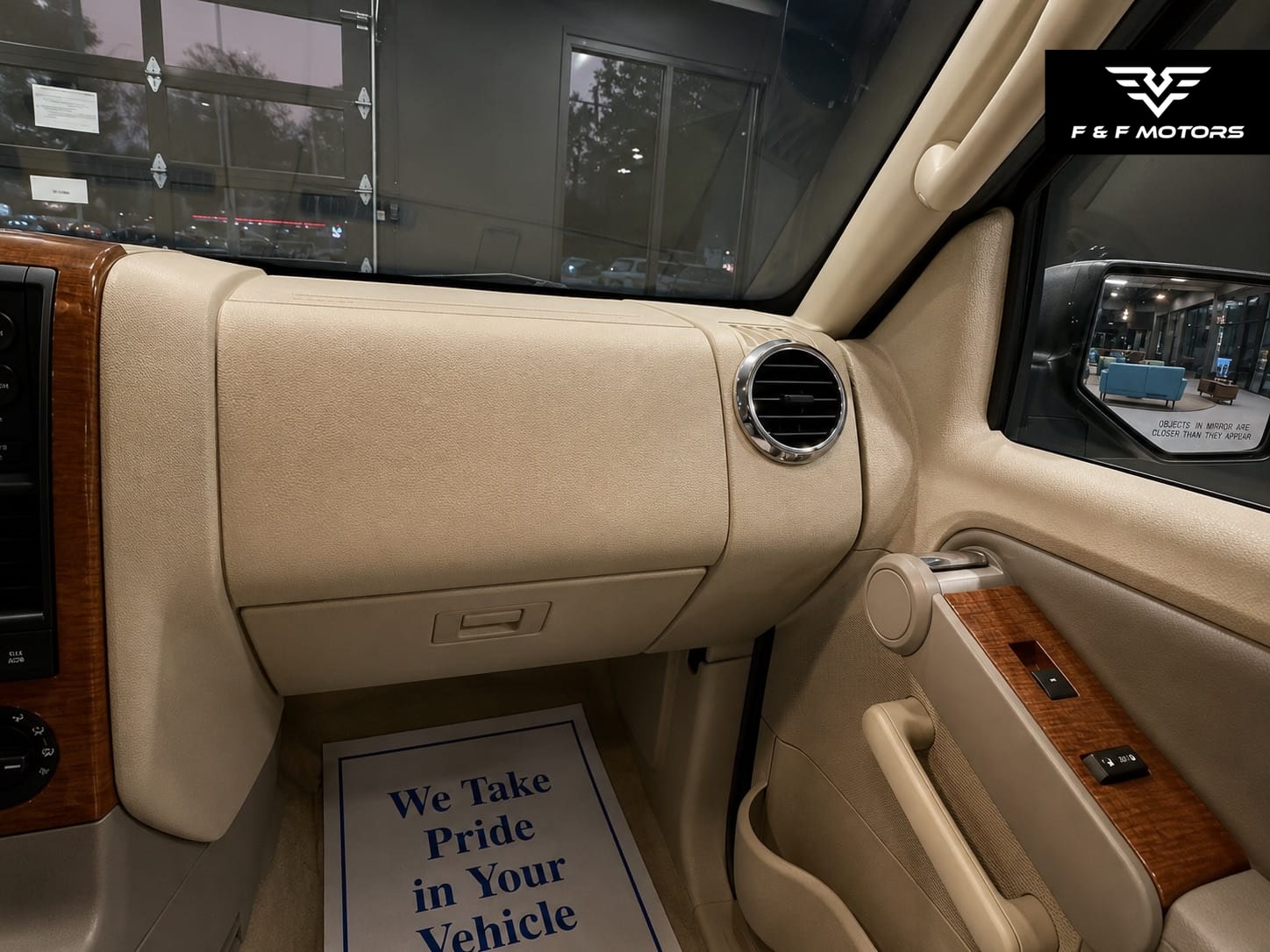 2006 Ford Explorer Eddie Bauer — Interior