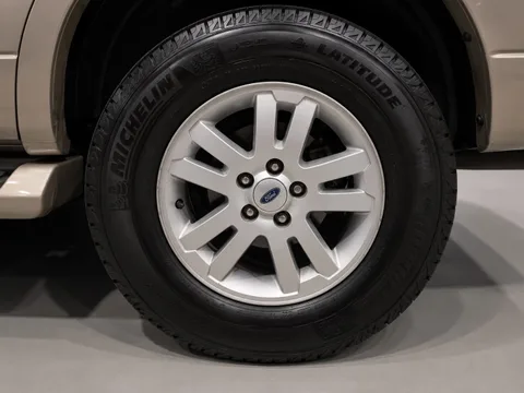 2006 Ford Explorer Eddie Bauer — Wheels