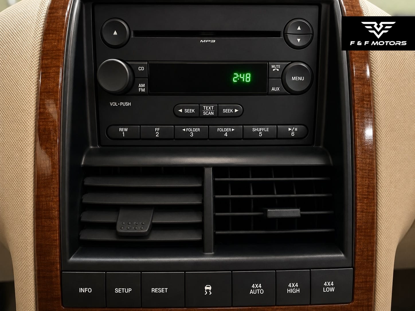 2006 Ford Explorer Eddie Bauer — Interior