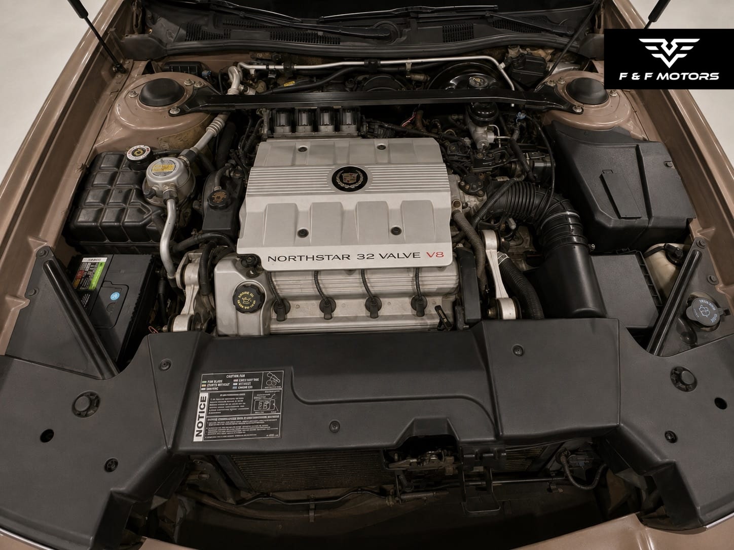 1995 Cadillac DeVille Concours — Engine