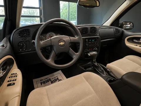 2006 Chevrolet TrailBlazer LS — Interior
