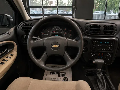 2006 Chevrolet TrailBlazer LS — Interior