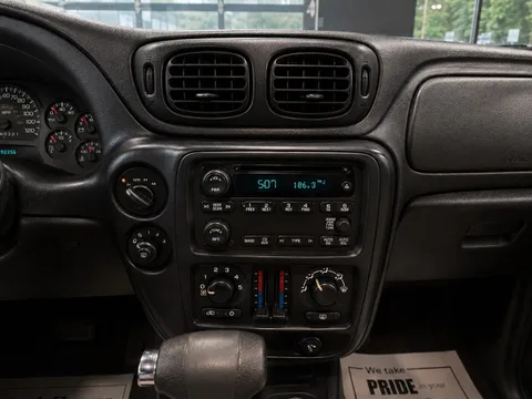 2006 Chevrolet TrailBlazer LS — Interior