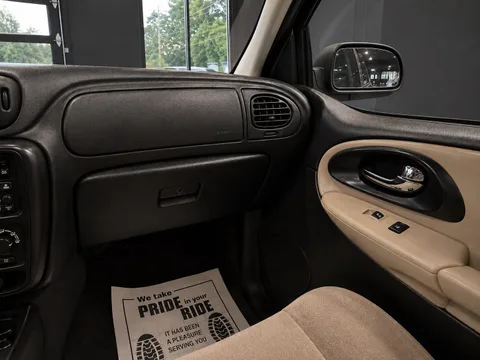 2006 Chevrolet TrailBlazer LS — Interior