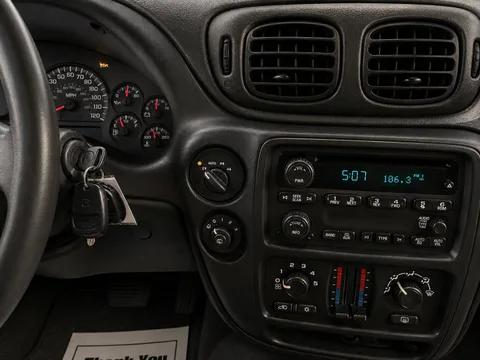 2006 Chevrolet TrailBlazer LS — Interior