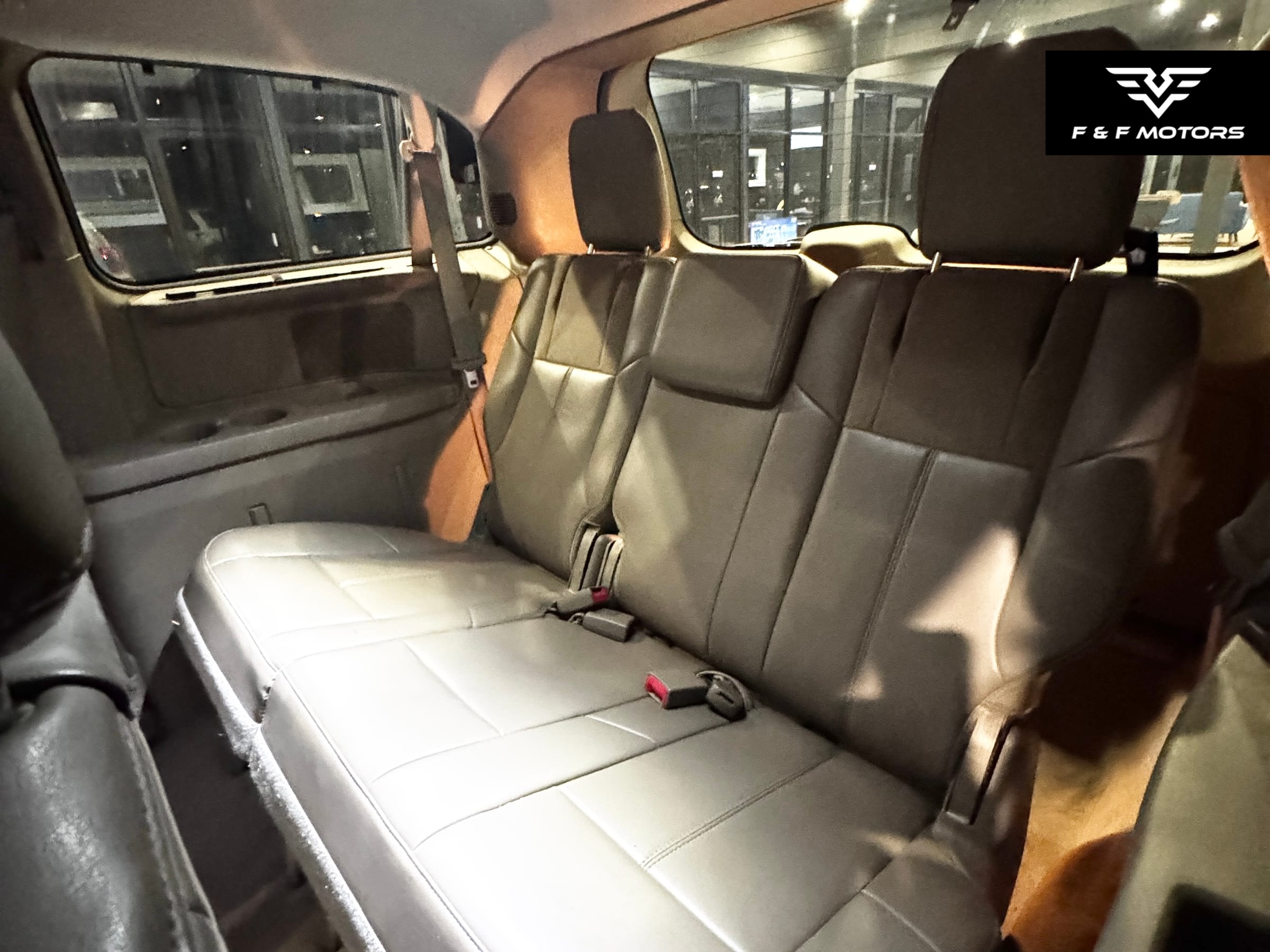 2015 Chrysler Town & Country Limited Platinum — Interior