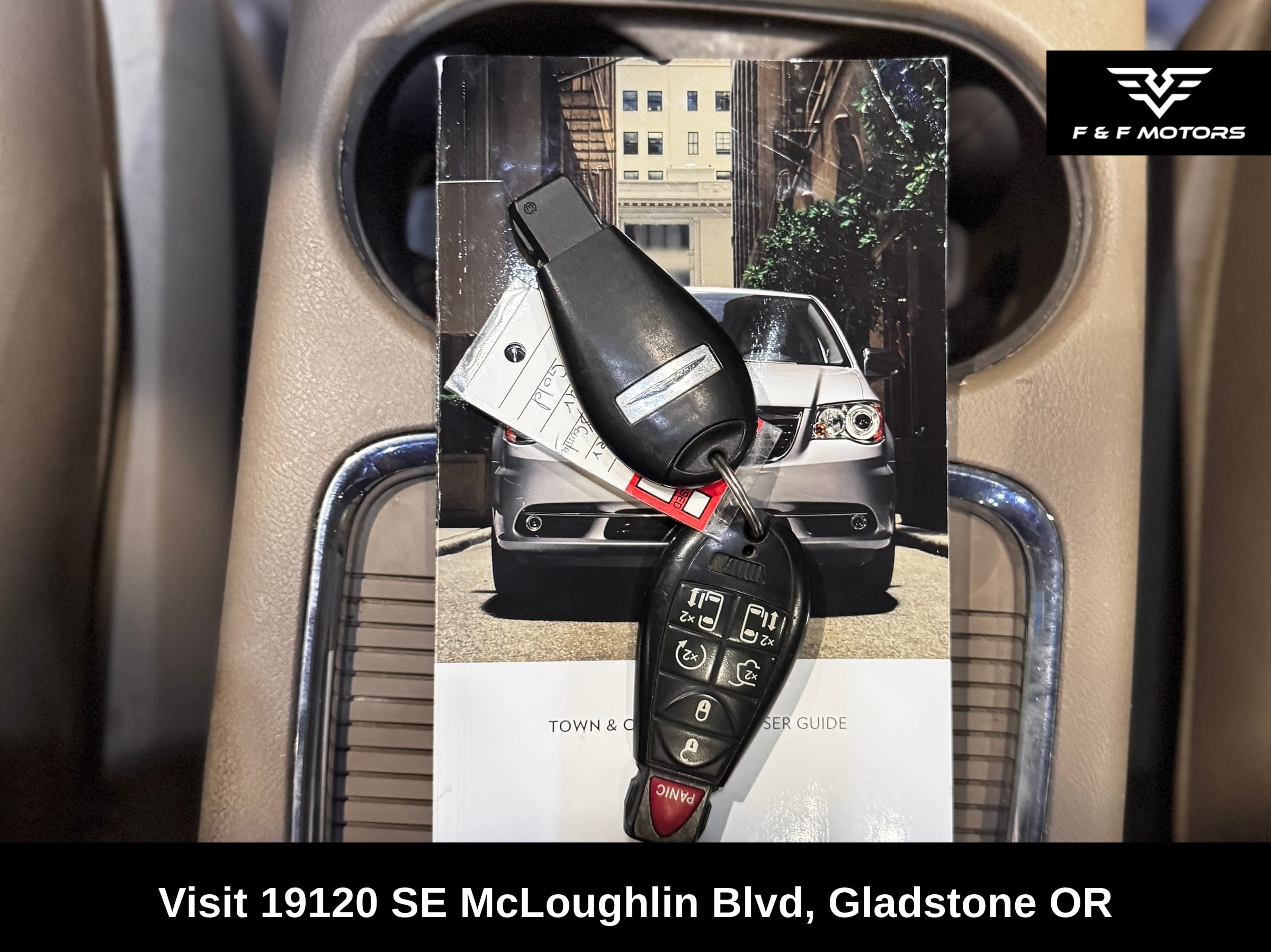 2015 Chrysler Town & Country Limited Platinum — Interior