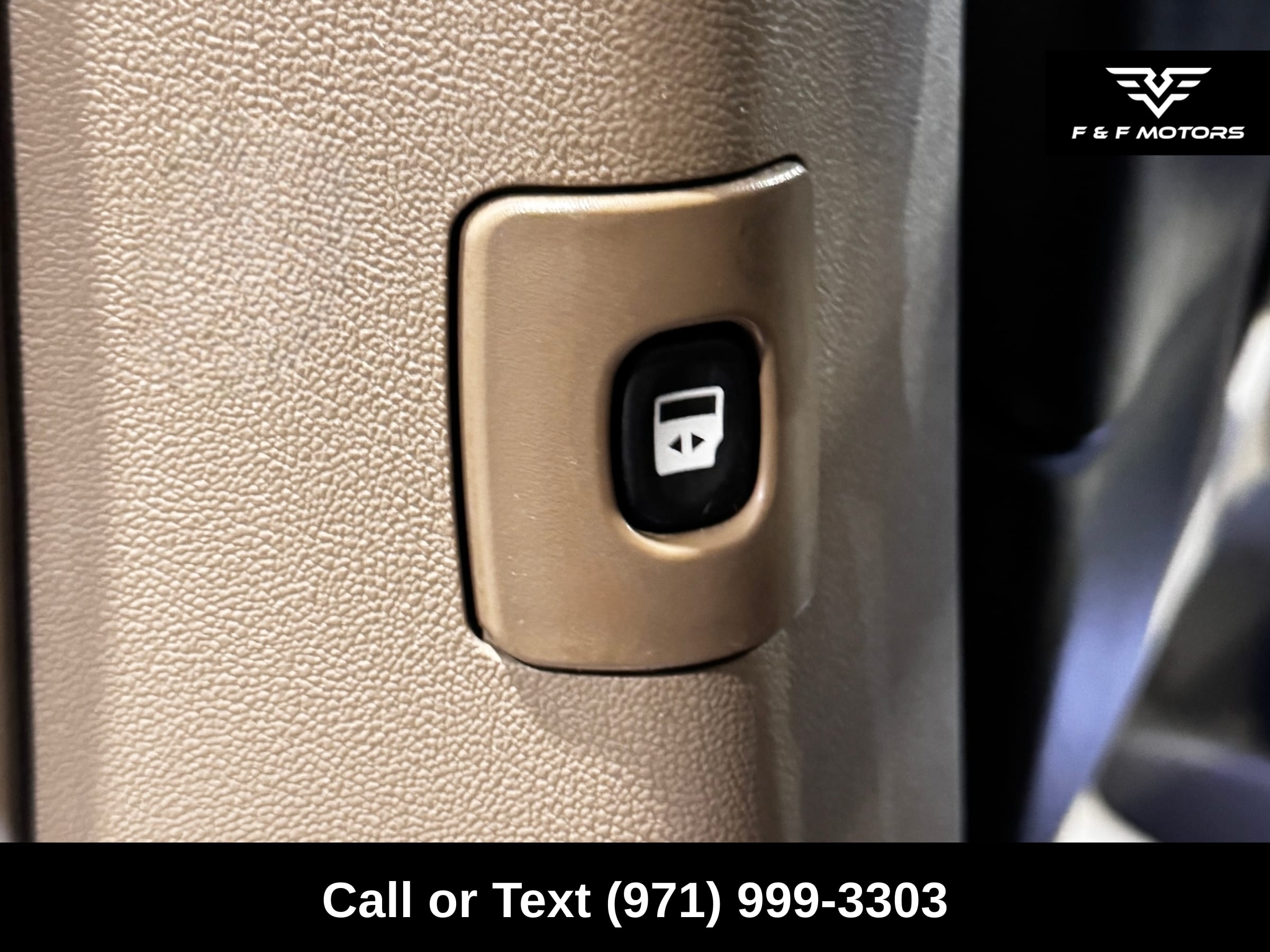 2015 Chrysler Town & Country Limited Platinum — Interior