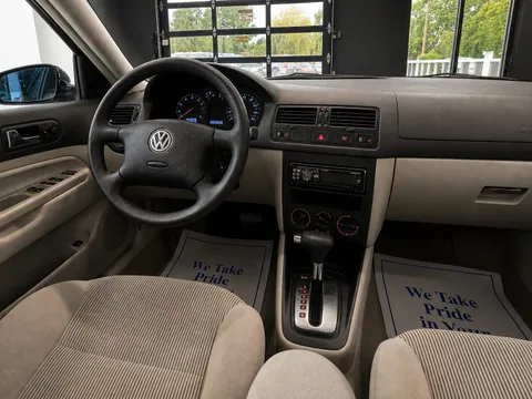 2001 Volkswagen Jetta GLS — Interior