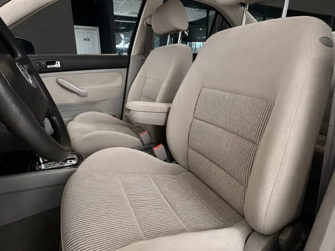 2001 Volkswagen Jetta GLS — Interior