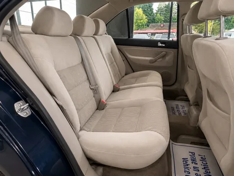 2001 Volkswagen Jetta GLS — Interior