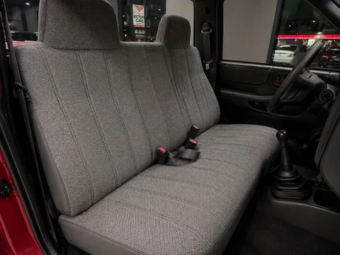 2002 Chevrolet S-10 XL — Interior
