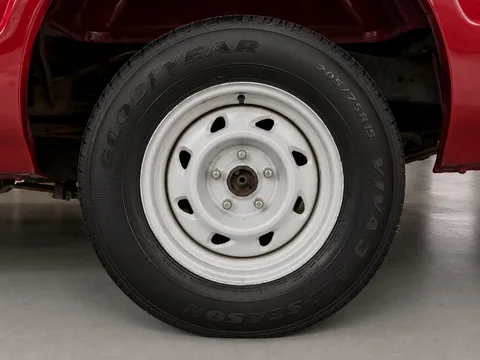 2002 Chevrolet S-10 XL — Wheels