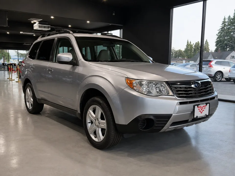 2010 Subaru Forester 2.5X Premium photo 1