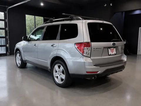 2010 Subaru Forester 2.5X Premium photo 5