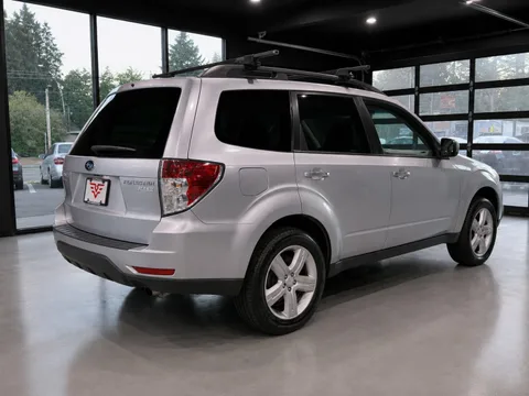 2010 Subaru Forester 2.5X Premium photo 6