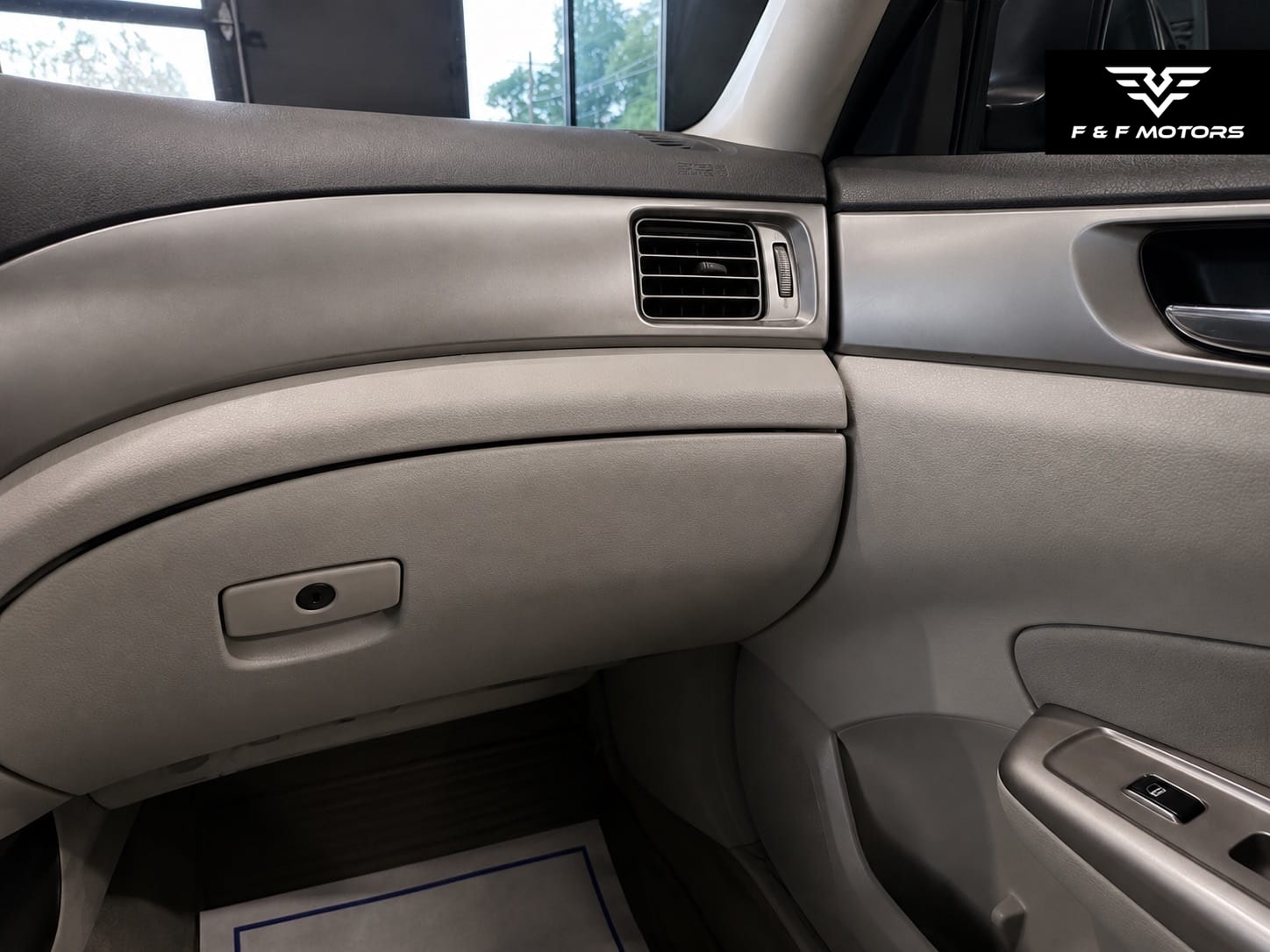 2010 Subaru Forester 2.5X Premium — Interior
