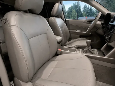 2010 Subaru Forester 2.5X Premium — Interior