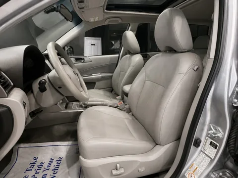 2010 Subaru Forester 2.5X Premium — Interior