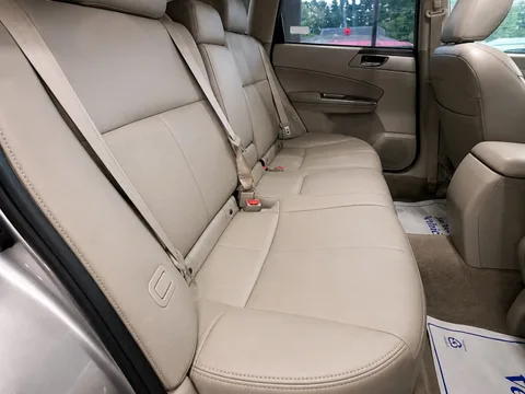2010 Subaru Forester 2.5X Premium — Interior