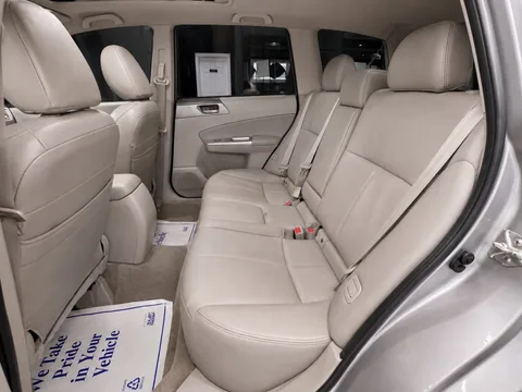 2010 Subaru Forester 2.5X Premium — Interior