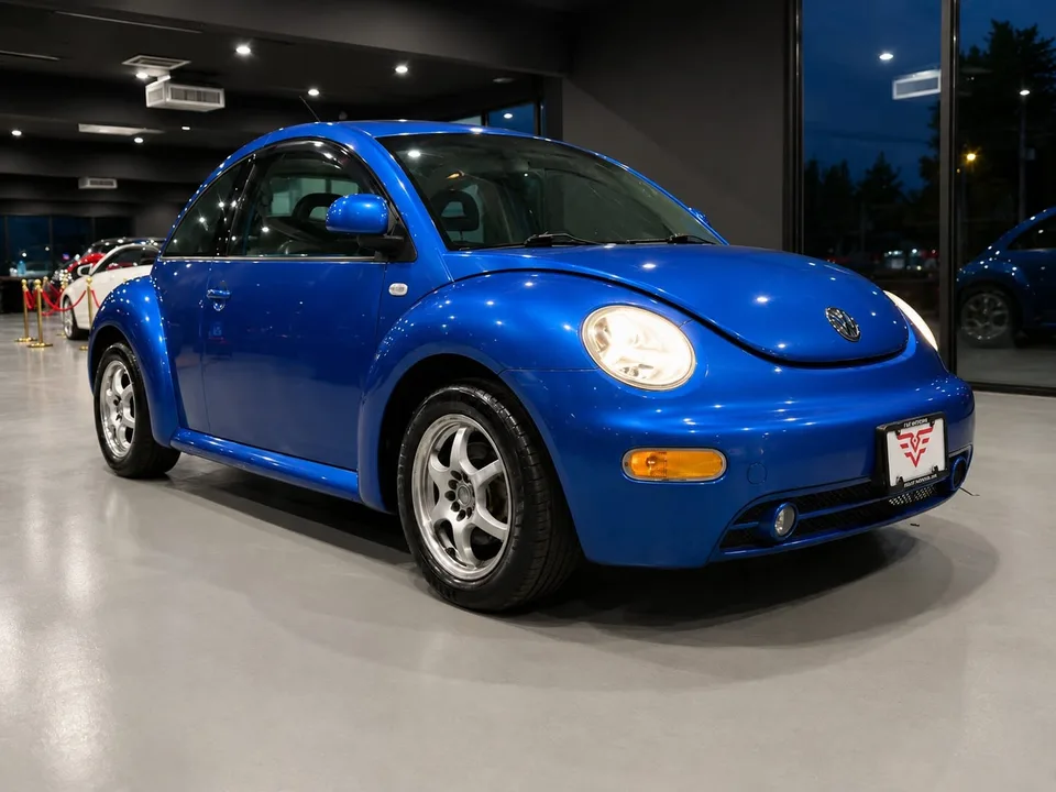 2000 Volkswagen New Beetle GLS — Front_three_quarter