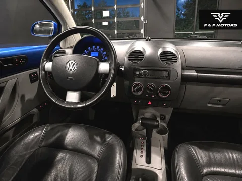 2000 Volkswagen New Beetle GLS — Interior