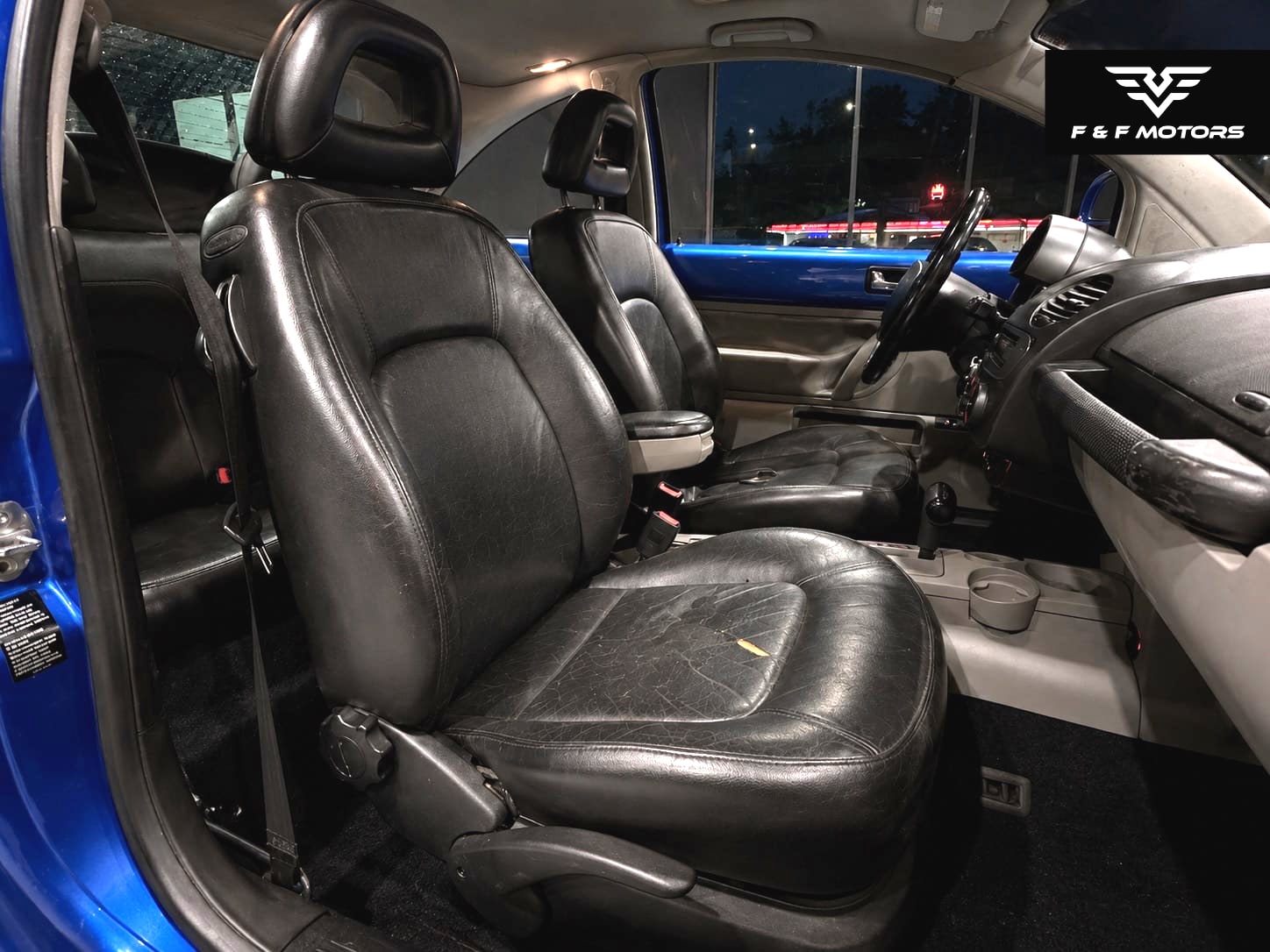 2000 Volkswagen New Beetle GLS — Interior