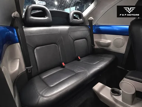 2000 Volkswagen New Beetle GLS — Interior