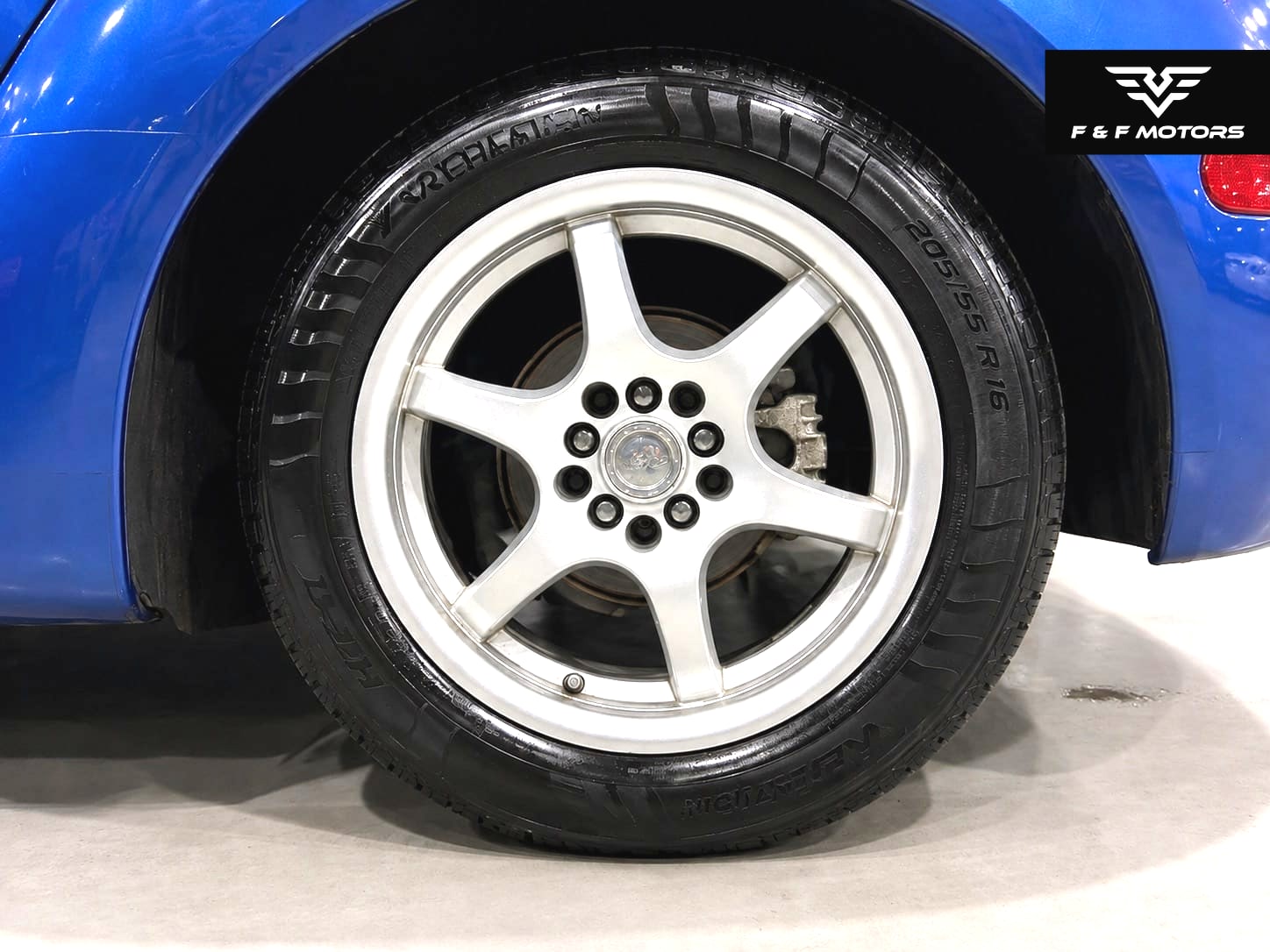 2000 Volkswagen New Beetle GLS — Wheels