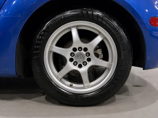 2000 Volkswagen New Beetle GLS — Wheels · Photo 17