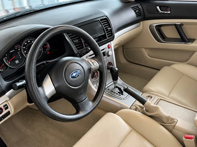 2008 Subaru Outback 2.5i L.l. Bean Edition — Interior · Photo 7