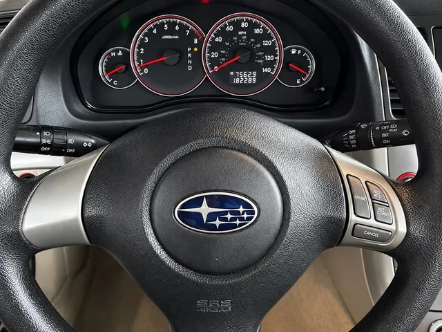2008 Subaru Outback 2.5i L.l. Bean Edition — Interior · Photo 8