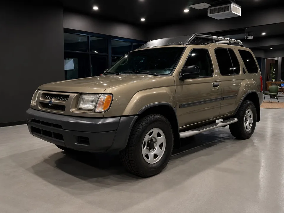 2001 Nissan Xterra XE-V6 — Exterior · Photo 2