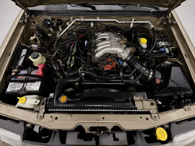 2001 Nissan Xterra XE-V6 — Engine · Photo 17