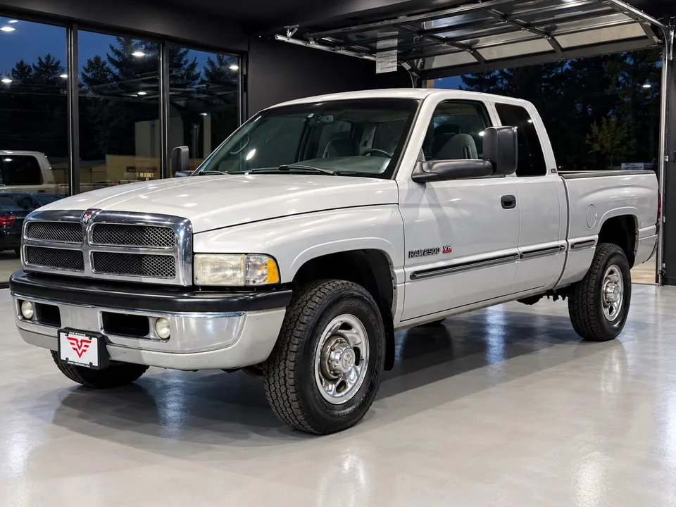 1999 Dodge RAM 2500 SLT — Exterior · Photo 2