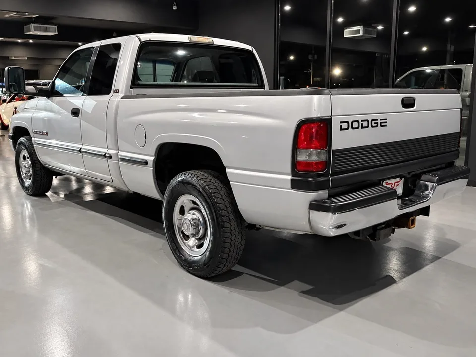 1999 Dodge RAM 2500 SLT — Exterior · Photo 4