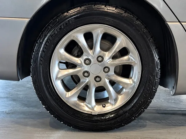 1999 Chrysler Lhs Base — Wheels · Photo 17