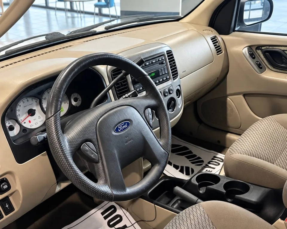 2003 Ford Escape XLT — Interior