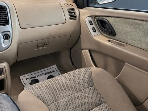 2003 Ford Escape XLT — Interior
