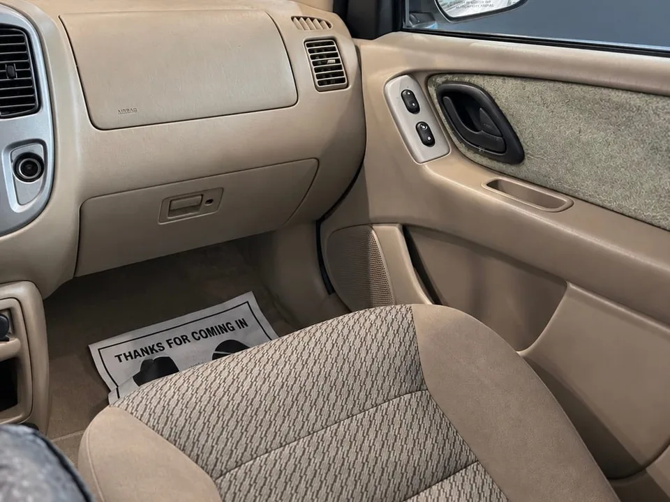 2003 Ford Escape XLT — Interior